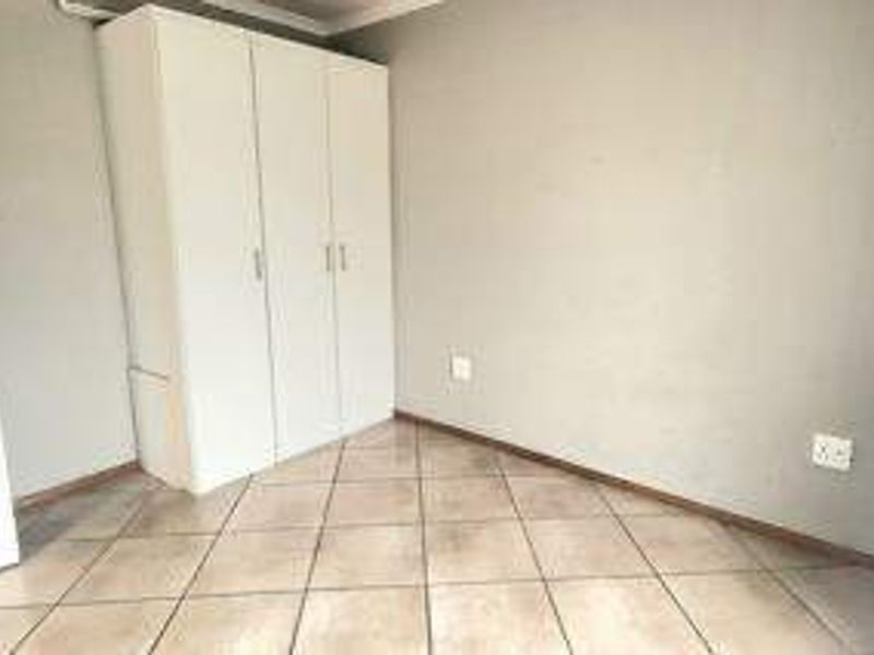 Townhouse For Sale In Alberton - Photo 9