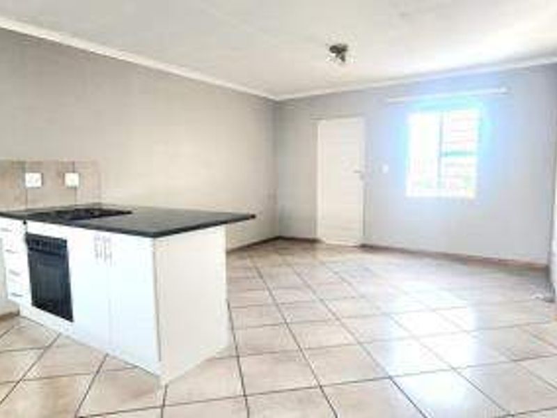 Townhouse For Sale In Alberton - Photo 3