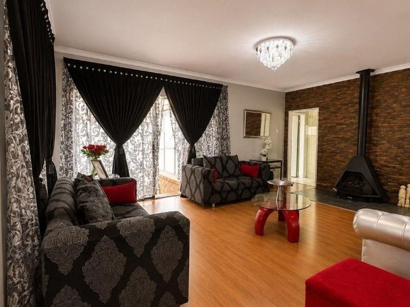 Townhouse For Sale In Benoni - Photo 10