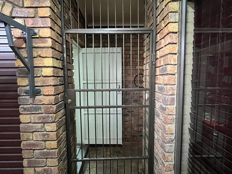 Townhouse For Sale In Benoni - Photo 5