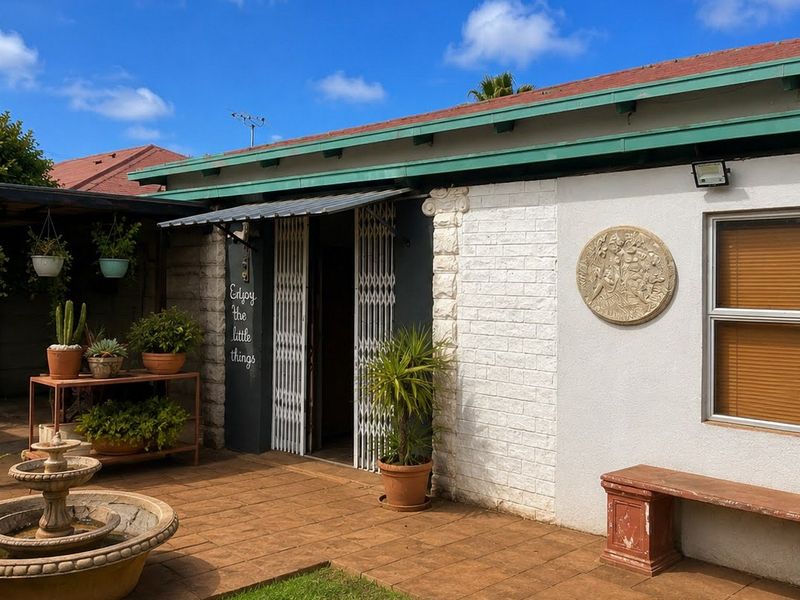 House For Sale In Roodepoort - Photo 1