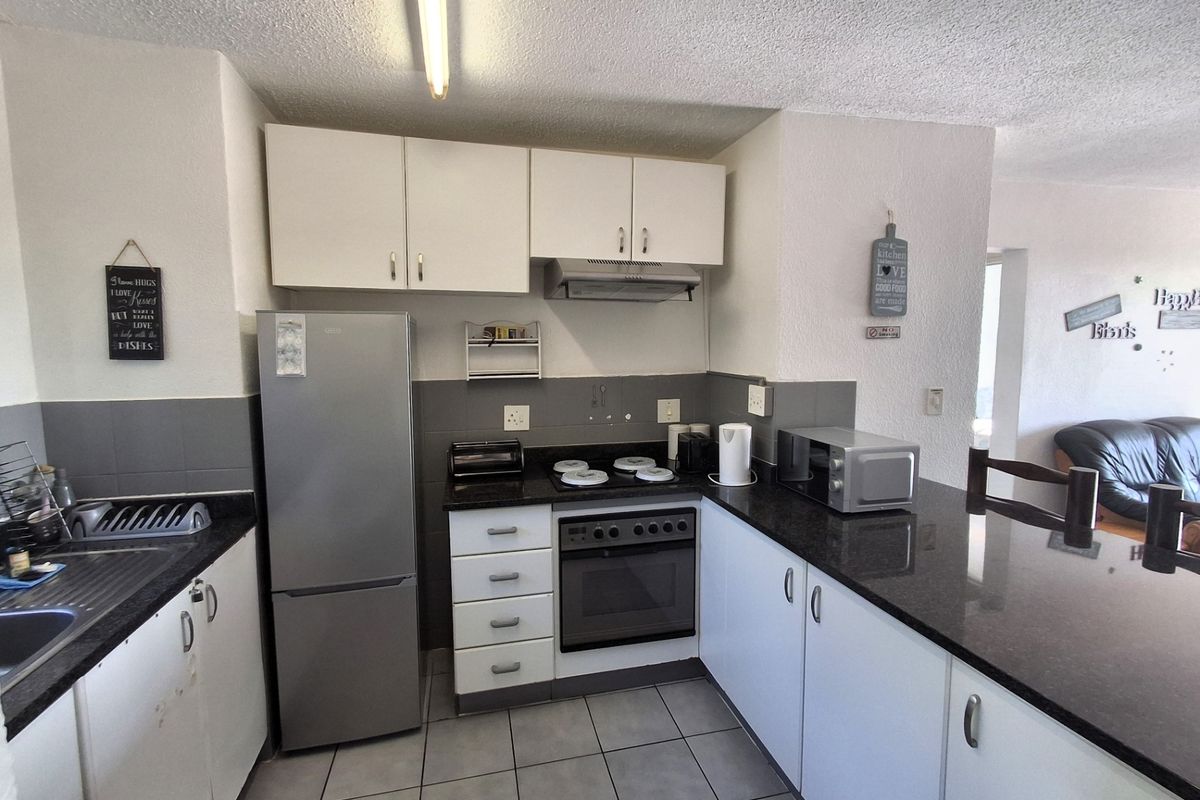 Apartment For Sale In Margate - Photo 3