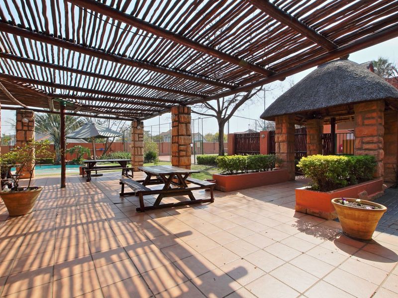 Apartment Rental Monthly In Sandton - Photo 10