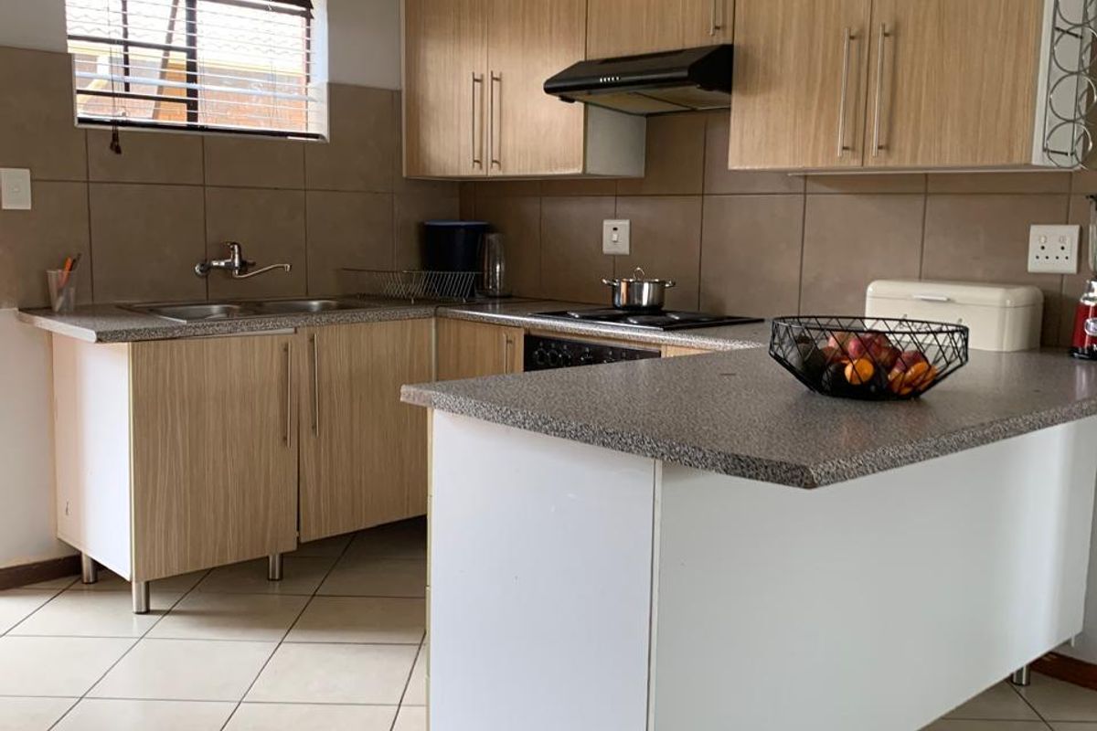 Apartment For Sale In Midrand - Photo 2
