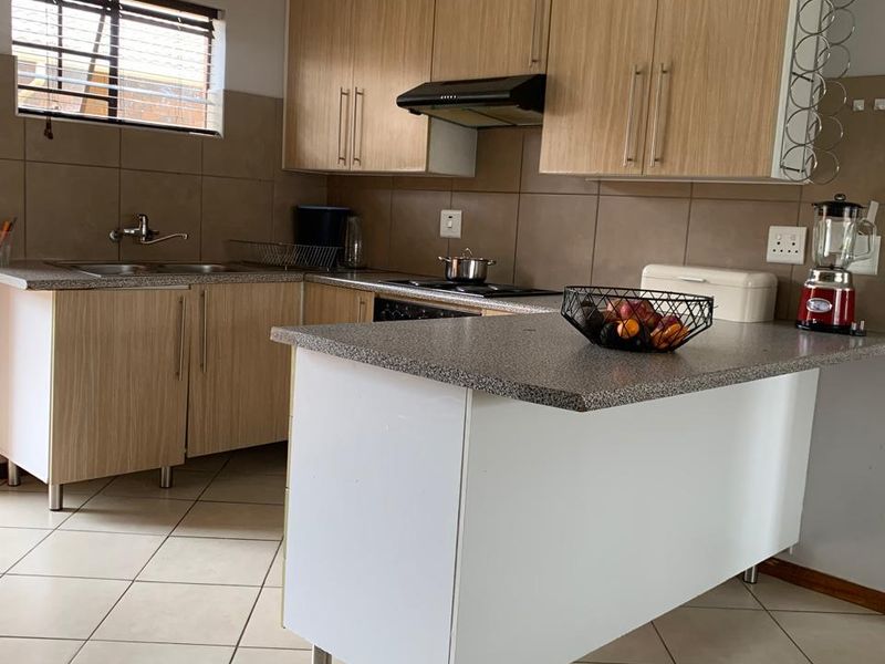 Apartment For Sale In Midrand - Photo 4