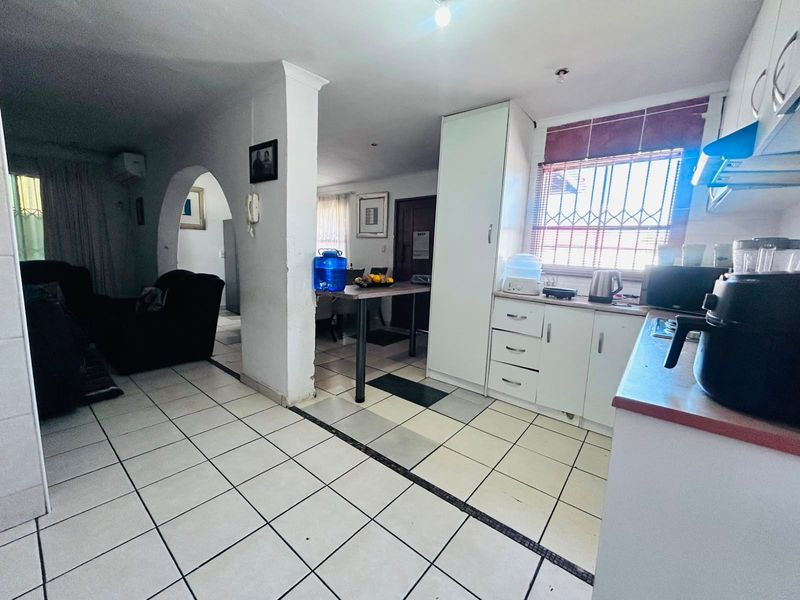 House For Sale In Johannesburg - Photo 7