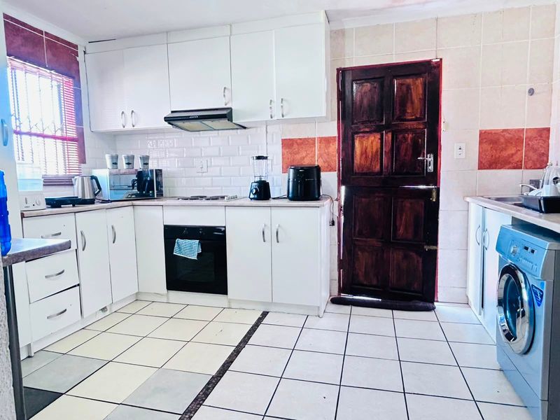 House For Sale In Johannesburg - Photo 6