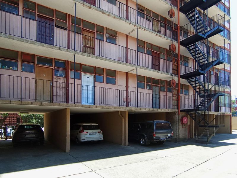Apartment For Sale In Pretoria - Photo 1