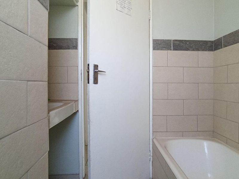 Apartment For Sale In Pretoria - Photo 5