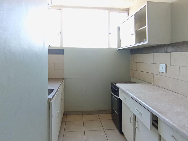 Apartment For Sale In Pretoria - Photo 3