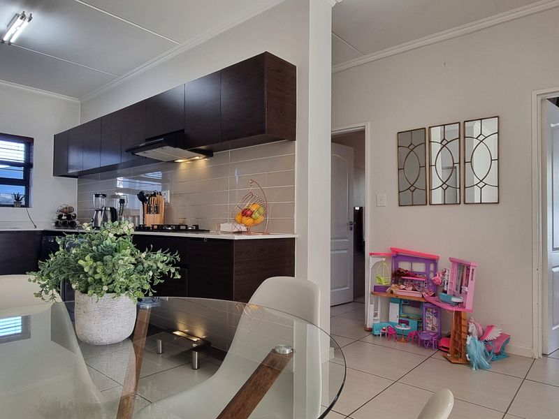 Apartment For Sale In Edenvale - Photo 1