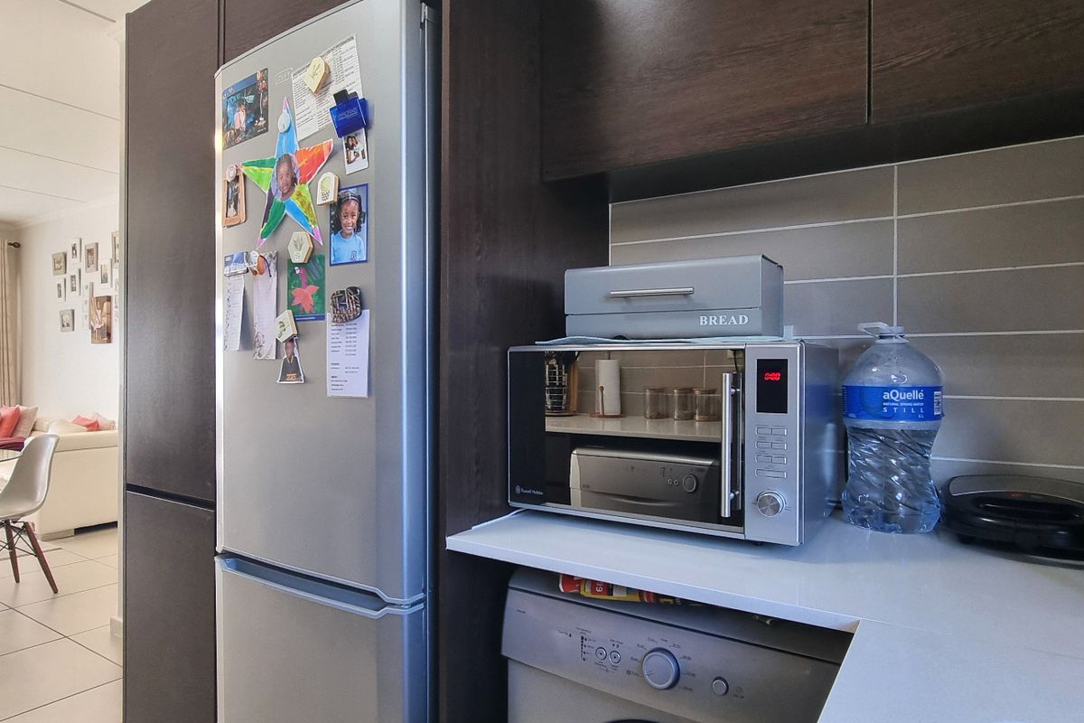 Apartment For Sale In Edenvale - Photo 5