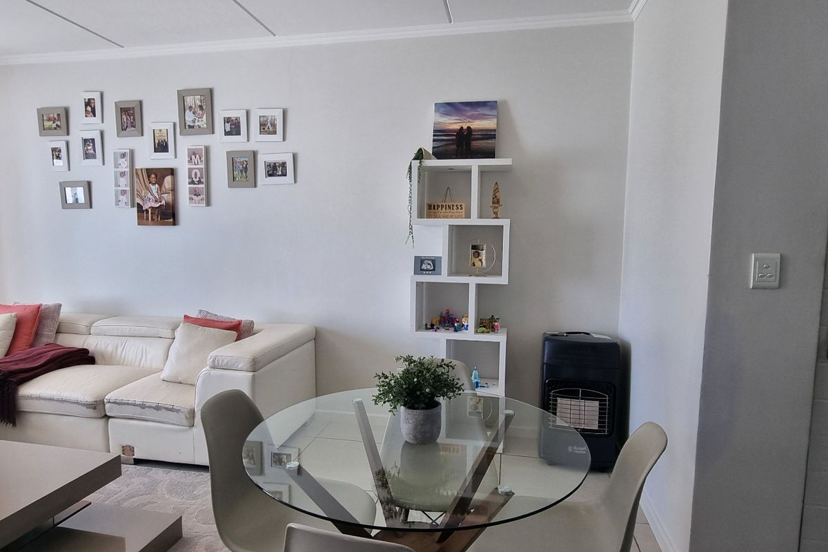Apartment For Sale In Edenvale - Photo 2