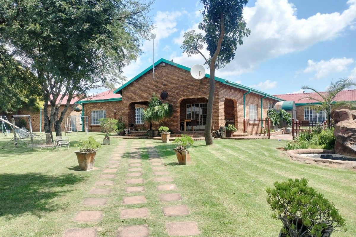 House For Sale In Cullinan - Photo 2