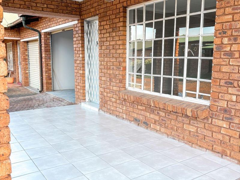 Townhouse Rental Monthly In Brakpan - Photo 1