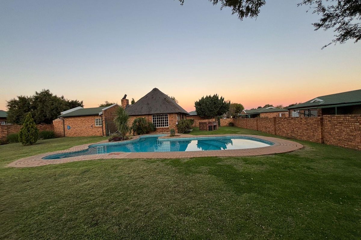 Townhouse Rental Monthly In Brakpan - Photo 4