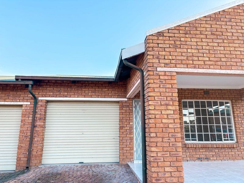 Townhouse Rental Monthly In Brakpan - Photo 3