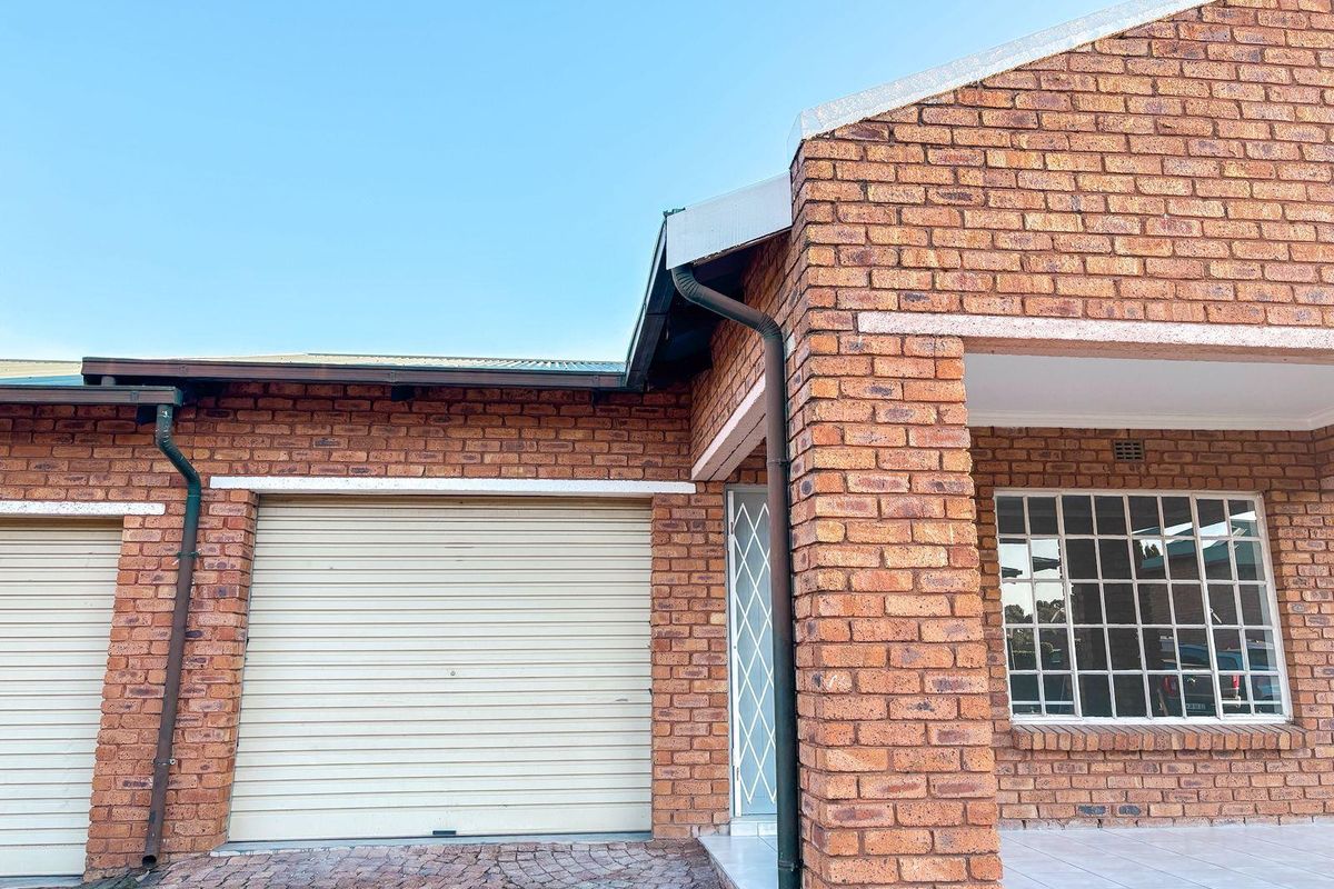 Townhouse Rental Monthly In Brakpan - Photo 3