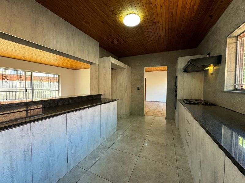 House For Sale In Bloemfontein - Photo 10
