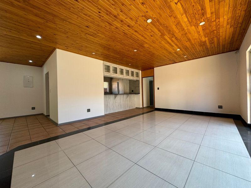 House For Sale In Bloemfontein - Photo 6