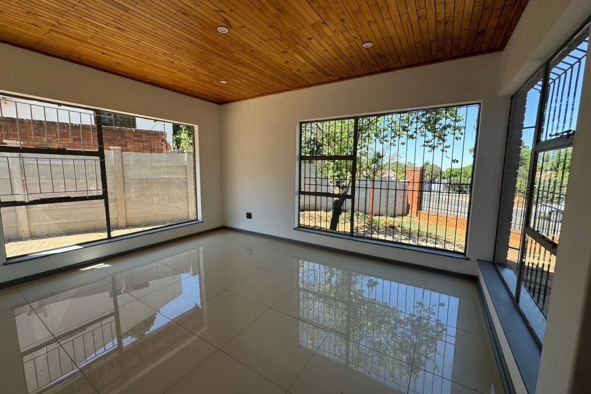 House For Sale In Bloemfontein - Photo 4