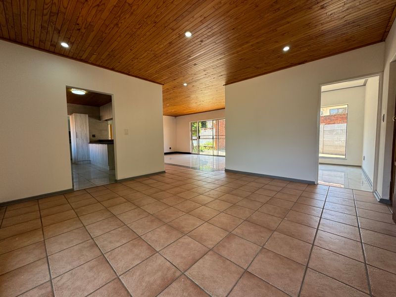 House For Sale In Bloemfontein - Photo 7