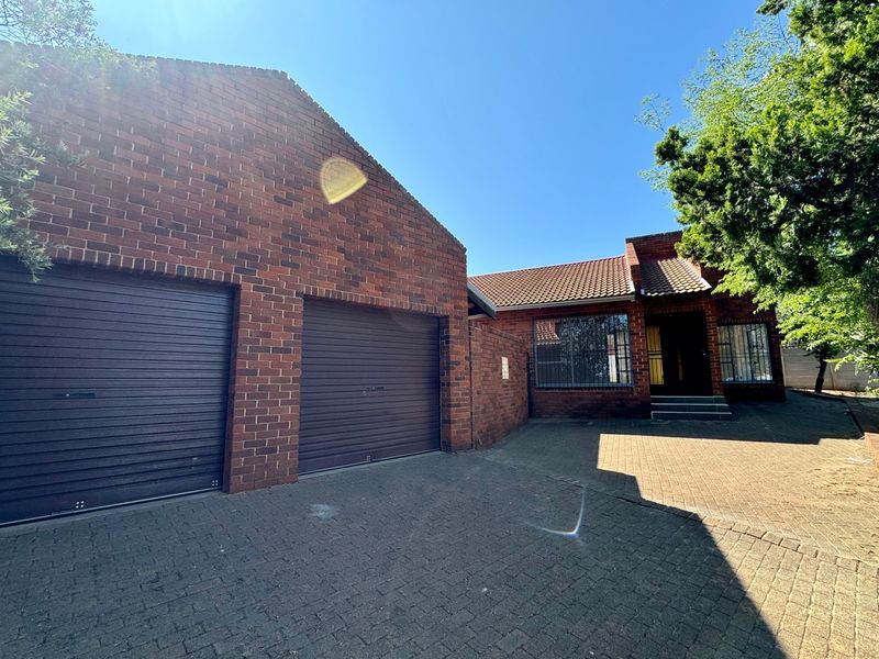 House For Sale In Bloemfontein - Photo 2