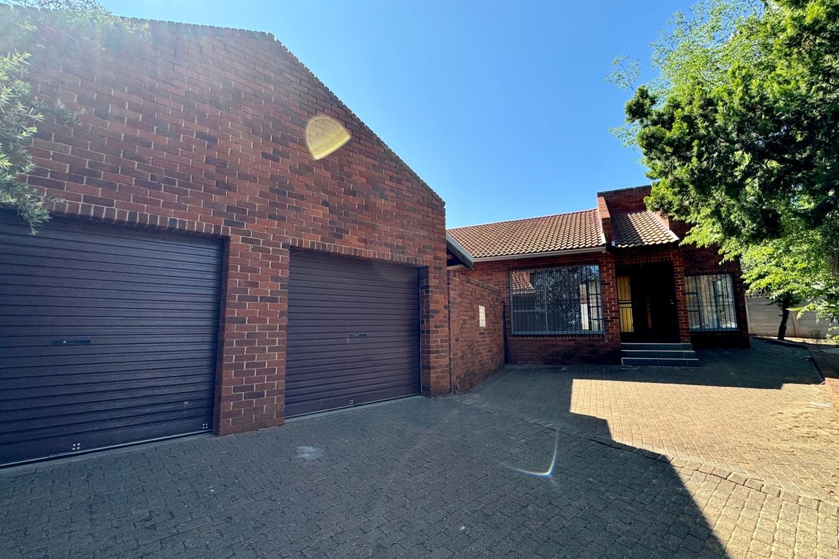 House For Sale In Bloemfontein - Photo 2