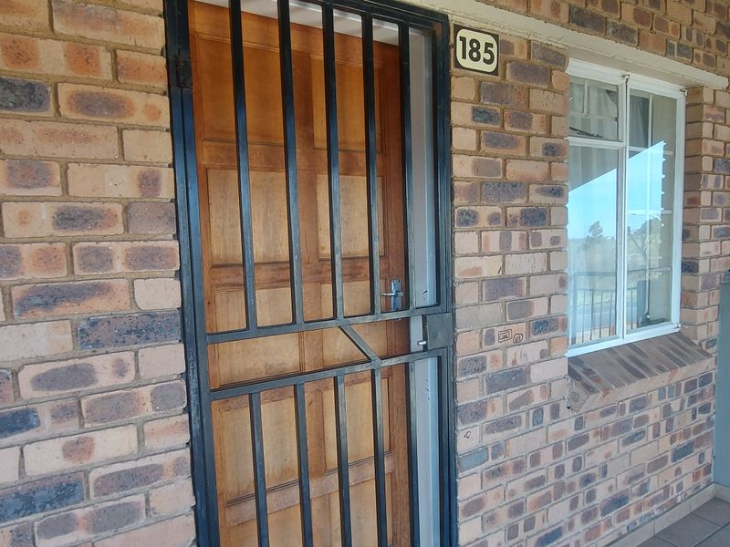 Townhouse For Sale In Boksburg - Photo 2