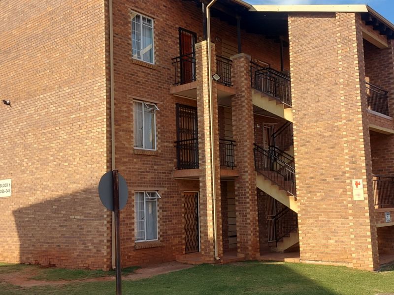 Townhouse For Sale In Boksburg - Photo 10