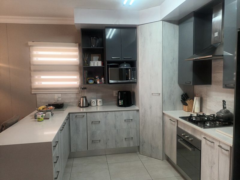 Townhouse For Sale In Pretoria - Photo 7