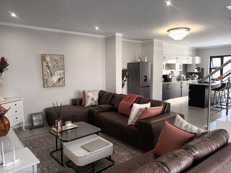 Townhouse For Sale In Pretoria - Photo 1