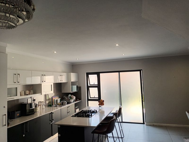 Townhouse For Sale In Pretoria - Photo 4