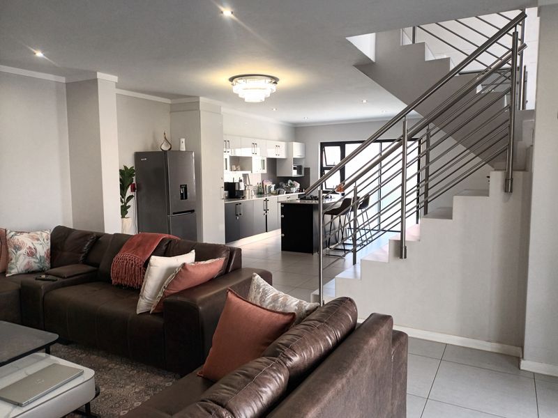 Townhouse For Sale In Pretoria - Photo 3
