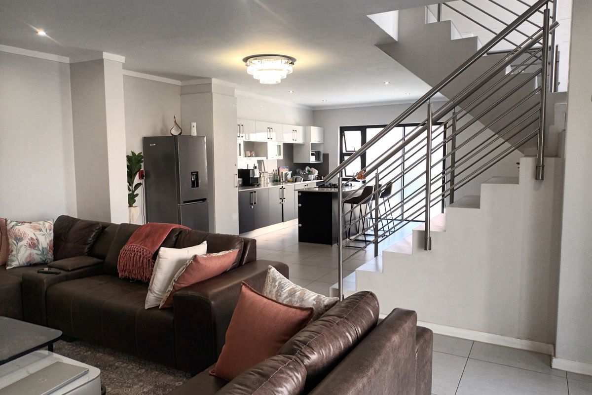Townhouse For Sale In Pretoria - Photo 3