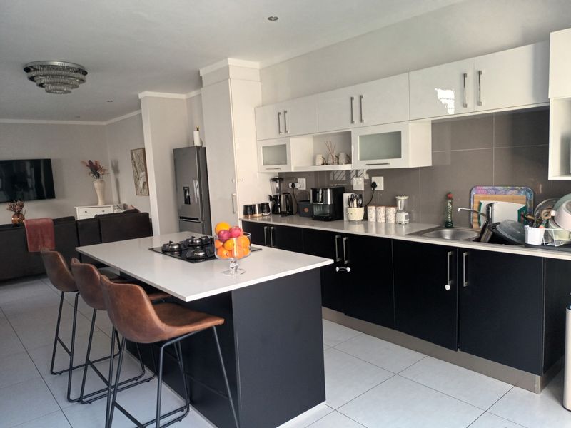 Townhouse For Sale In Pretoria - Photo 5