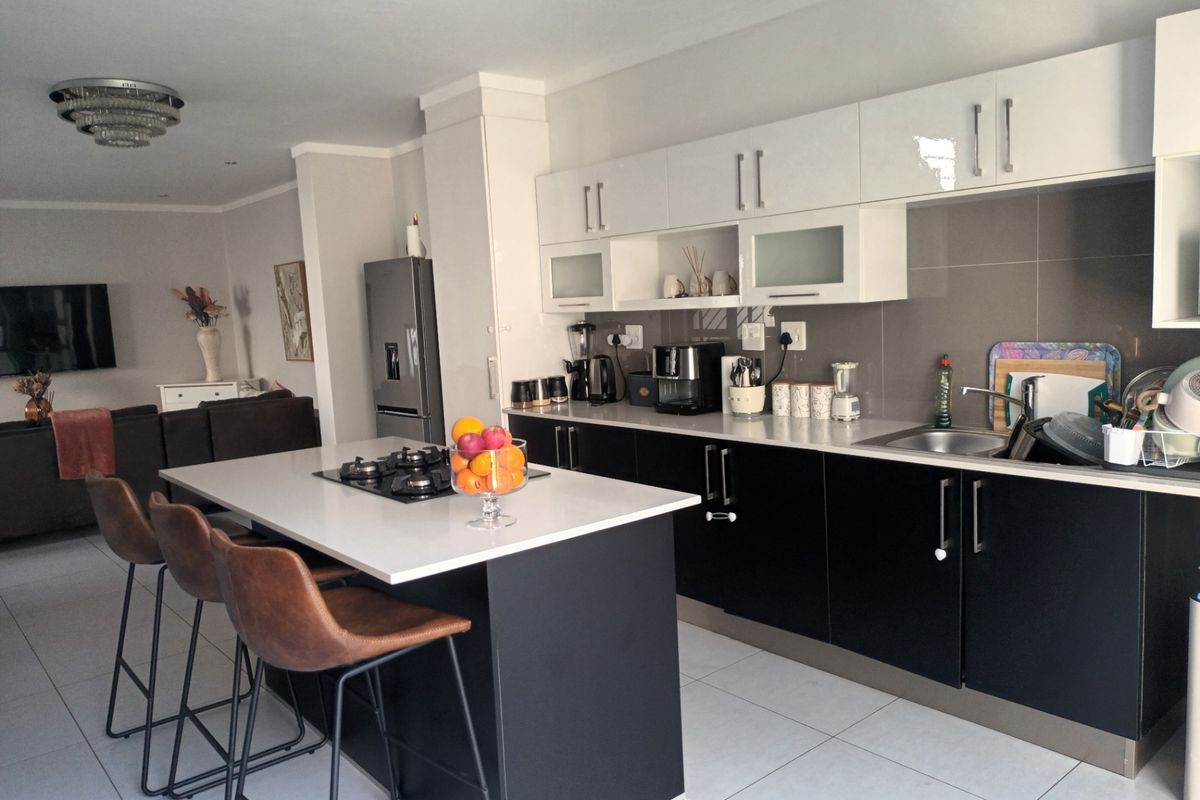 Townhouse For Sale In Pretoria - Photo 5