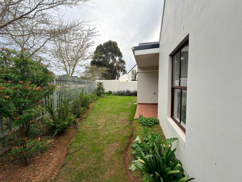 House For Sale In Cape Town - Photo 4