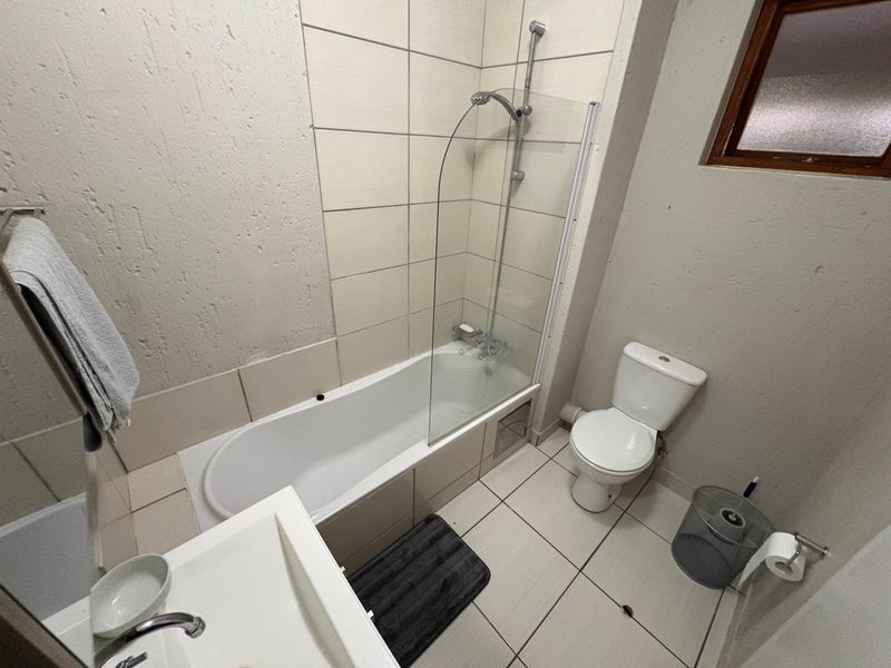 Apartment Rental Monthly In Sandton - Photo 7