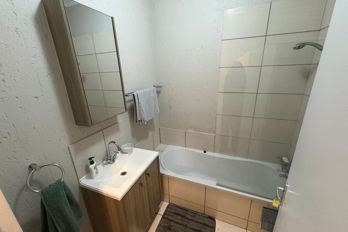 Apartment Rental Monthly In Sandton - Photo 5