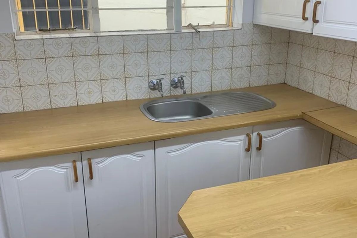 Apartment Rental Monthly In Roodepoort - Photo 4