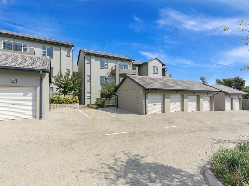 Apartment Rental Monthly In Midrand - Photo 1