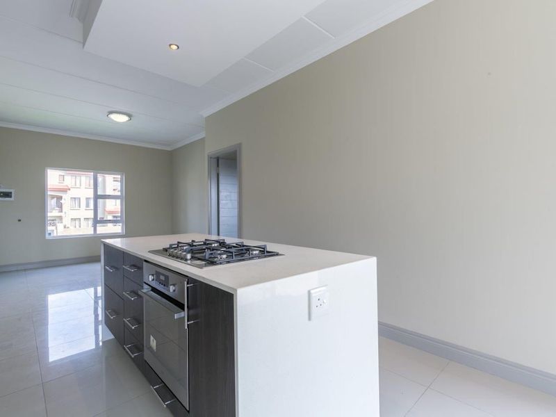 Apartment Rental Monthly In Midrand - Photo 7