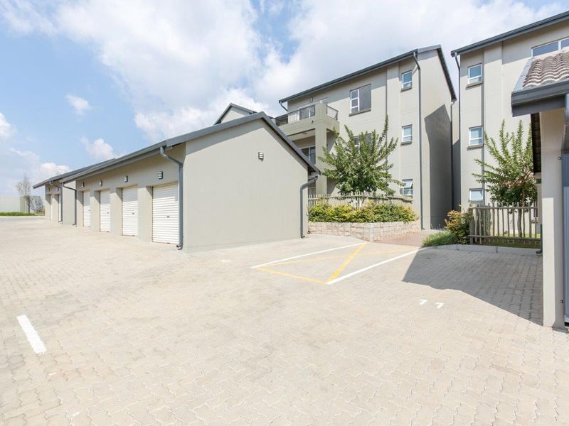 Apartment Rental Monthly In Midrand - Photo 2