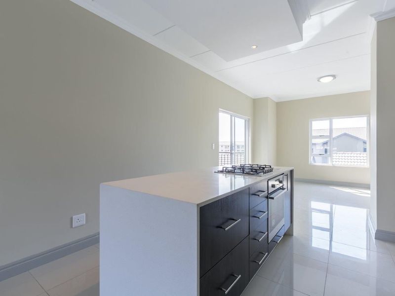 Apartment Rental Monthly In Midrand - Photo 5