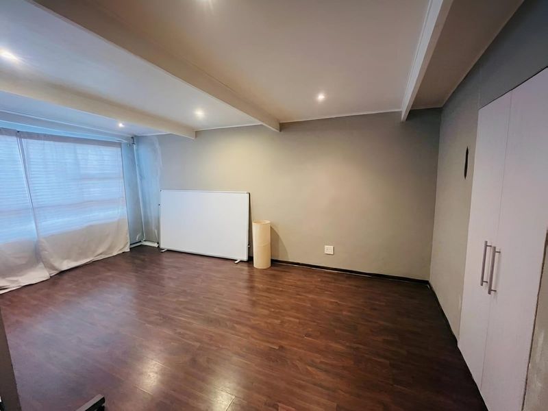 House For Sale In Cape Town - Photo 10