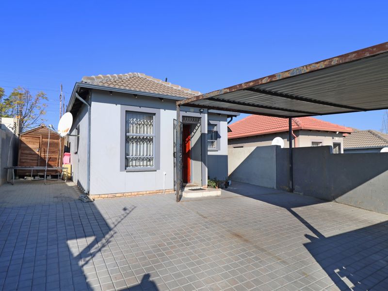House For Sale In Midrand - Photo 2