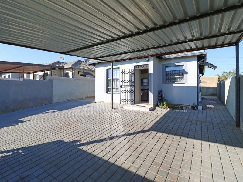 House For Sale In Midrand - Photo 1