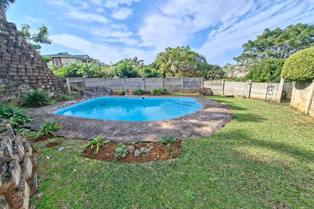 Townhouse For Sale In Mount Edgecombe - Photo 2