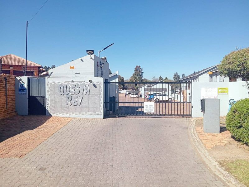 Apartment For Sale In Roodepoort - Photo 3